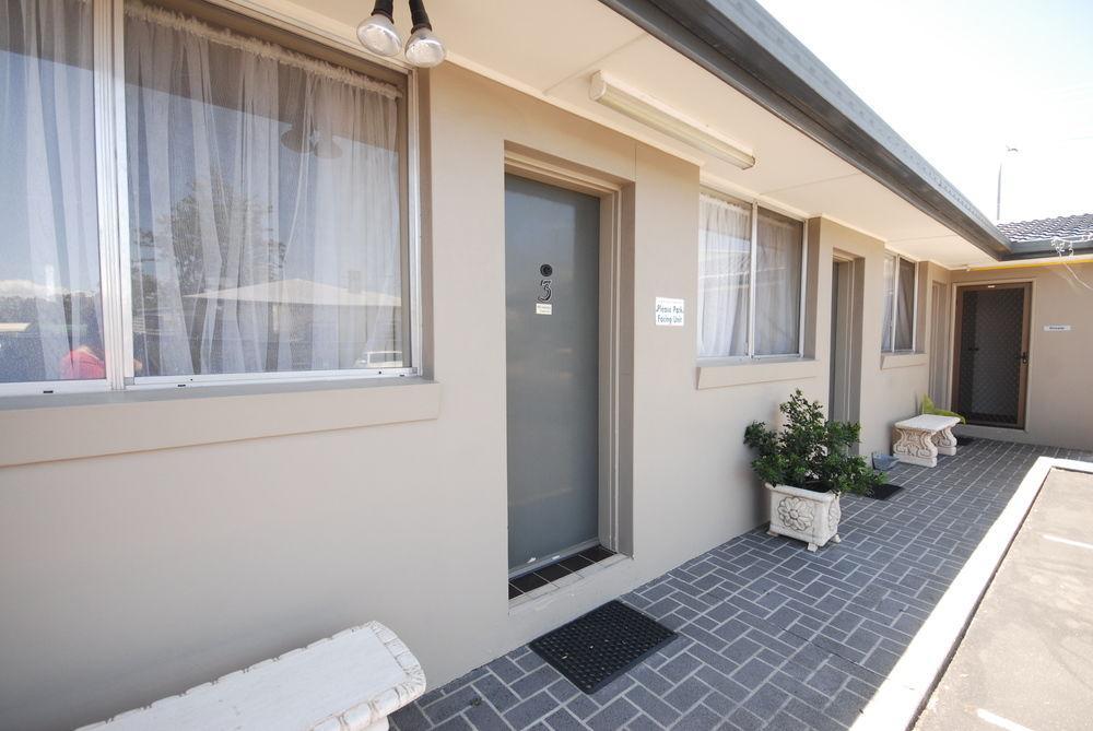 South Tamworth Motor Inn Dış mekan fotoğraf